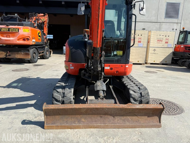 Excavadora 2018 Kubota U55-4 BELTEGRAVER ENGCON TILTROTATOR 2 SKUFFER SERVICEHISTORIKK SENTRALSMØRING: foto 8