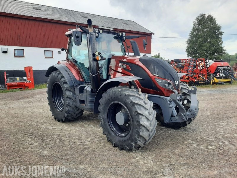 2018 Valtra T234DST traktor - 50 km/t - EU godkjent til 2026 - Elektronisk hydraulikk - Fjærende foraksel - Fronthydraulikk - Klimaanlegg - Tractor: foto 4 2018 Valtra T234DST traktor - 50 km/t - EU godkjent til 2026 - Elektronisk hydraulikk - Fjærende foraksel - Fronthydraulikk - Klimaanlegg - Tractor: foto 4