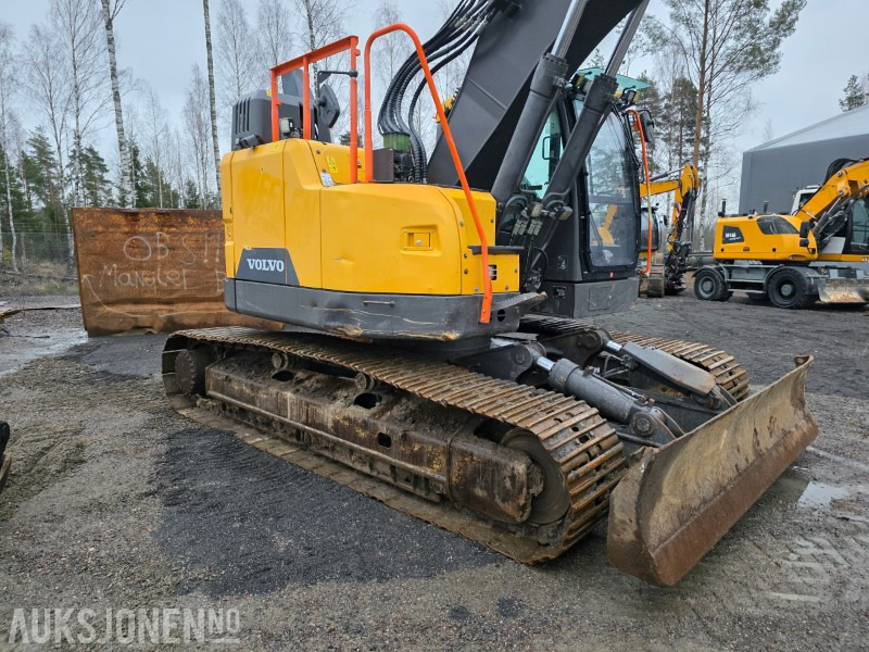 2018 Volvo ECR235EL 27 T gravemaskin rototilt med grip 7876 Timer - Excavadora: foto 4 2018 Volvo ECR235EL 27 T gravemaskin rototilt med grip 7876 Timer - Excavadora: foto 4