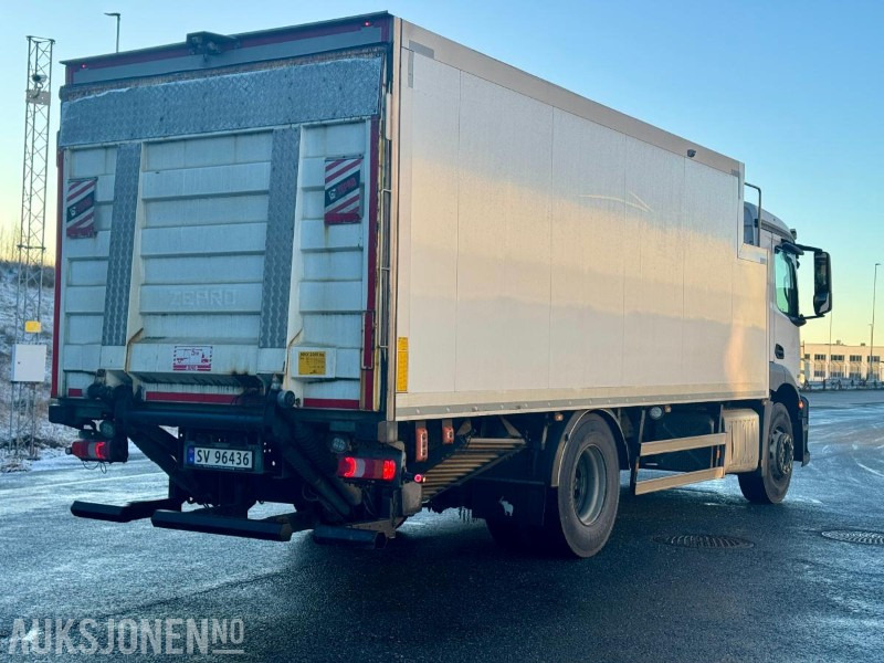 2019 Mercedes-Benz Antos 1824 4x2 - Skapbil m/kjøl og lift – Eu-godkjent til 05/26 - Km: 146689 - Camión caja cerrada: foto 3 2019 Mercedes-Benz Antos 1824 4x2 - Skapbil m/kjøl og lift – Eu-godkjent til 05/26 - Km: 146689 - Camión caja cerrada: foto 3