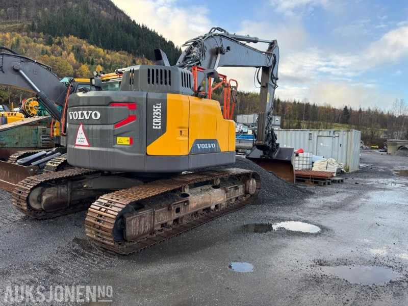 2020 Volvo ECR 235EL Gravemaskin - S70 feste - Pusskuffe - Sentralsmøring - bunkringspumpe - Steelwrist tiltrotator - Pusskuffe - Sertifisert - Excavadora: foto 2 2020 Volvo ECR 235EL Gravemaskin - S70 feste - Pusskuffe - Sentralsmøring - bunkringspumpe - Steelwrist tiltrotator - Pusskuffe - Sertifisert - Excavadora: foto 2