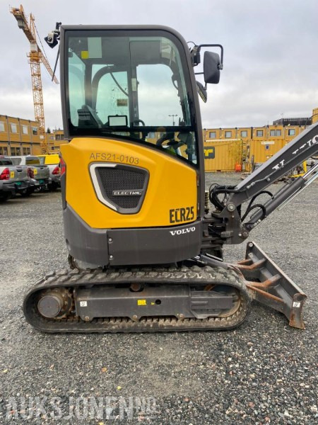 2021 Volvo ECR25 elektrisk minigraver med mye utstyr - Excavadora: foto 4 2021 Volvo ECR25 elektrisk minigraver med mye utstyr - Excavadora: foto 4