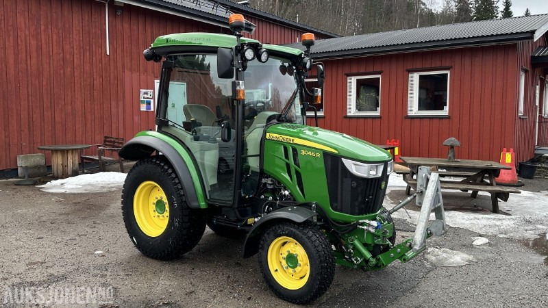 2022 JOHN DEERE 3046R TRAKTOR, HØYT UTSTYRSNIVÅ, 206 TIMER - Tractor: foto 3 2022 JOHN DEERE 3046R TRAKTOR, HØYT UTSTYRSNIVÅ, 206 TIMER - Tractor: foto 3