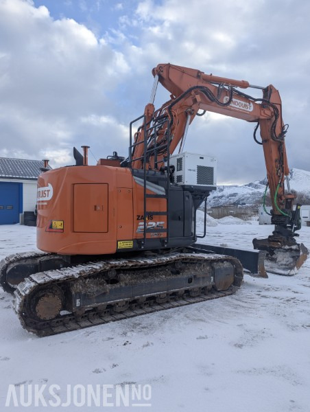 2023 Hitachi ZX225USLC-7 - Montabert CPA, GPS, rototilt, to-delt bom +++ - Excavadora: foto 5 2023 Hitachi ZX225USLC-7 - Montabert CPA, GPS, rototilt, to-delt bom +++ - Excavadora: foto 5
