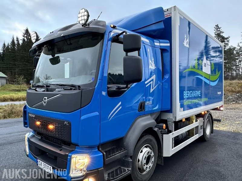 2023 Volvo FL 250 4X2 Euro6T Skapbil - ny ZEPRO lift, nylig fullservice, lav km - kun 8517km - Camión caja cerrada: foto 1 2023 Volvo FL 250 4X2 Euro6T Skapbil - ny ZEPRO lift, nylig fullservice, lav km - kun 8517km - Camión caja cerrada: foto 1