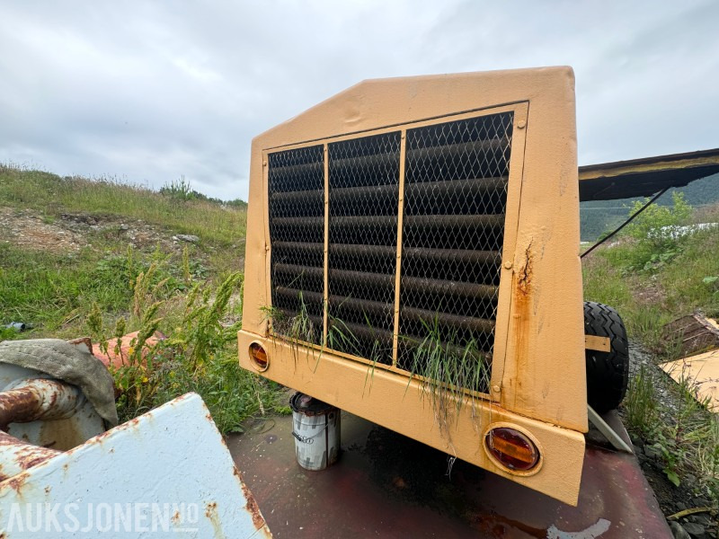 AVA Kmpressor - Volvo Penta motor TD 120 A - 17 m3 - På krokramme - Equipo de construcción: foto 5 AVA Kmpressor - Volvo Penta motor TD 120 A - 17 m3 - På krokramme - Equipo de construcción: foto 5