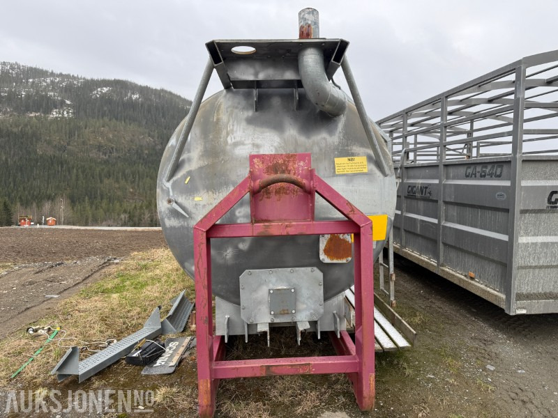 15000L Hillspridaren tank på krokramme - Camión: foto 2 15000L Hillspridaren tank på krokramme - Camión: foto 2