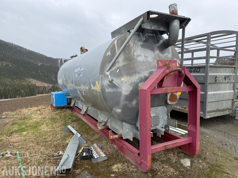 15000L Hillspridaren tank på krokramme - Camión: foto 3 15000L Hillspridaren tank på krokramme - Camión: foto 3