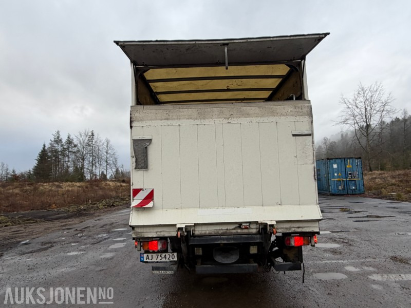 2011 MAN JF/MAN KST01 Lasterom med baklem og Mannskapsrom - Camión: foto 4 2011 MAN JF/MAN KST01 Lasterom med baklem og Mannskapsrom - Camión: foto 4