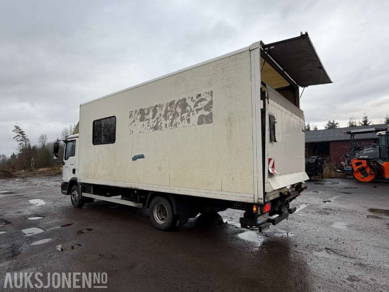 2011 MAN JF/MAN KST01 Lasterom med baklem og Mannskapsrom - Camión: foto 3 2011 MAN JF/MAN KST01 Lasterom med baklem og Mannskapsrom - Camión: foto 3