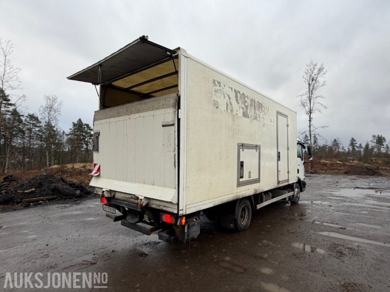 2011 MAN JF/MAN KST01 Lasterom med baklem og Mannskapsrom - Camión: foto 5 2011 MAN JF/MAN KST01 Lasterom med baklem og Mannskapsrom - Camión: foto 5