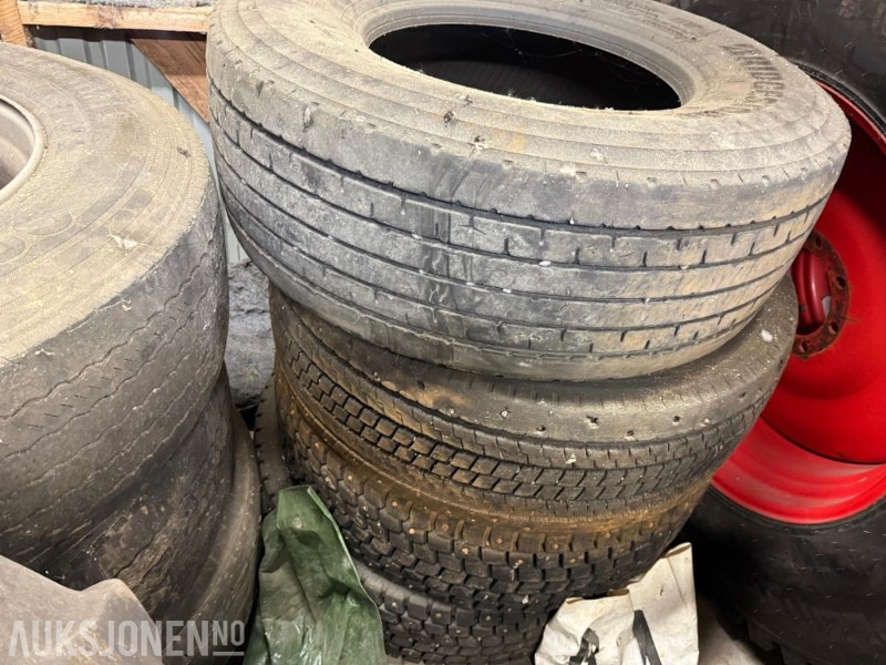 7 stk. Lastebildekk 315/65X22,5 og 385/65X22,5 - Camión: foto 3 7 stk. Lastebildekk 315/65X22,5 og 385/65X22,5 - Camión: foto 3