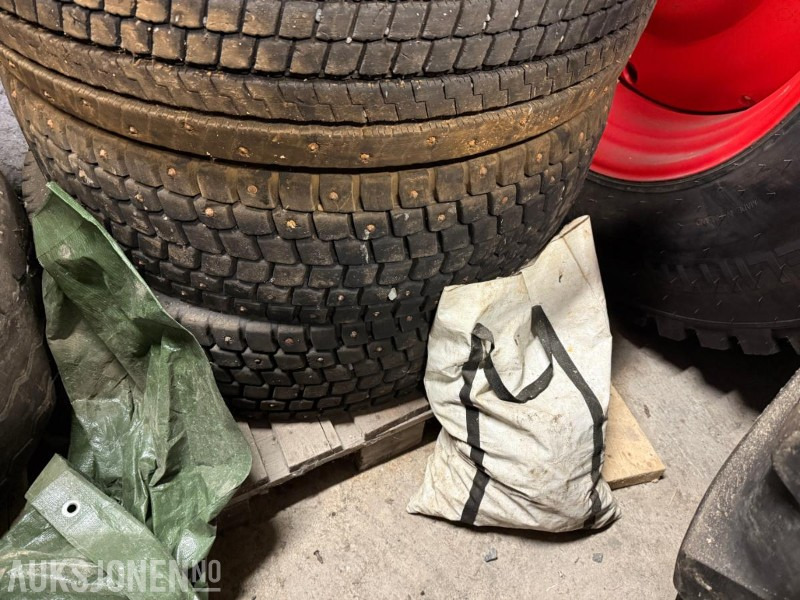 7 stk. Lastebildekk 315/65X22,5 og 385/65X22,5 - Camión: foto 1 7 stk. Lastebildekk 315/65X22,5 og 385/65X22,5 - Camión: foto 1