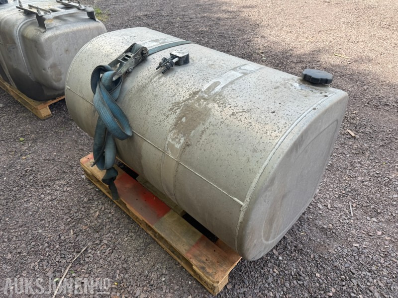 Dieseltank fra Volvo 750 - Camión: foto 4 Dieseltank fra Volvo 750 - Camión: foto 4