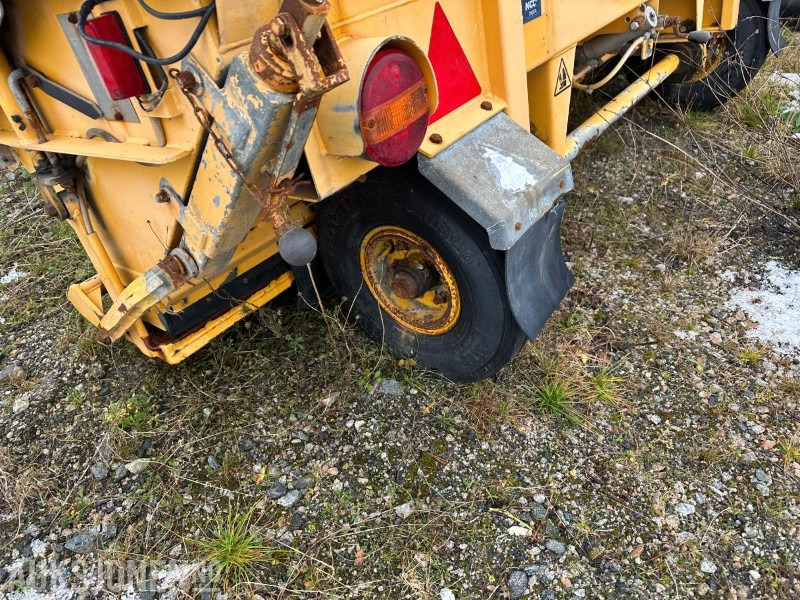 Falköping LB1000 Etterhengende strøkasse - Camión: foto 5 Falköping LB1000 Etterhengende strøkasse - Camión: foto 5