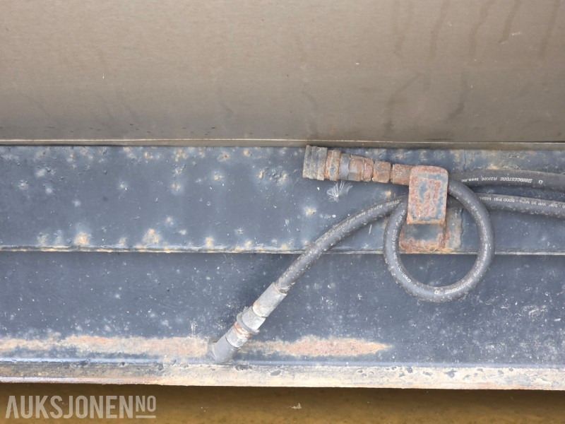 GMM Asfaltbalje med hydraulisk giljotin, manuell kapell og krok - Camión: foto 5 GMM Asfaltbalje med hydraulisk giljotin, manuell kapell og krok - Camión: foto 5