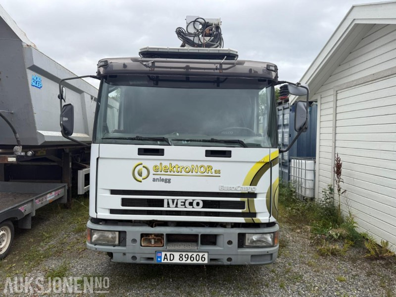 Iveco EuroCargo liftbil med kurv - 179 571 km - Webasto - Arbeidslys - Camión: foto 2 Iveco EuroCargo liftbil med kurv - 179 571 km - Webasto - Arbeidslys - Camión: foto 2