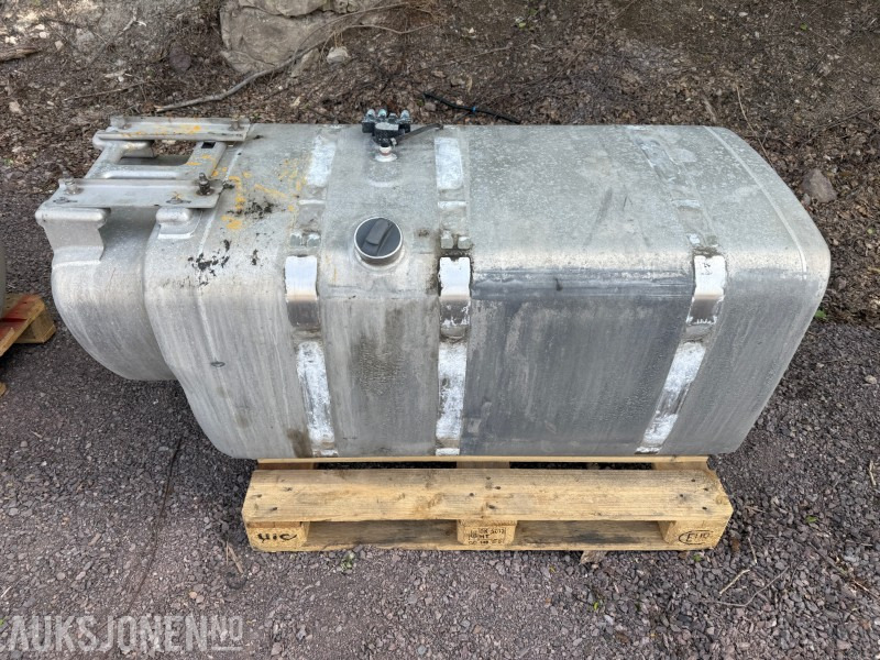 Scania 750 L Dieseltank - Camión: foto 1 Scania 750 L Dieseltank - Camión: foto 1