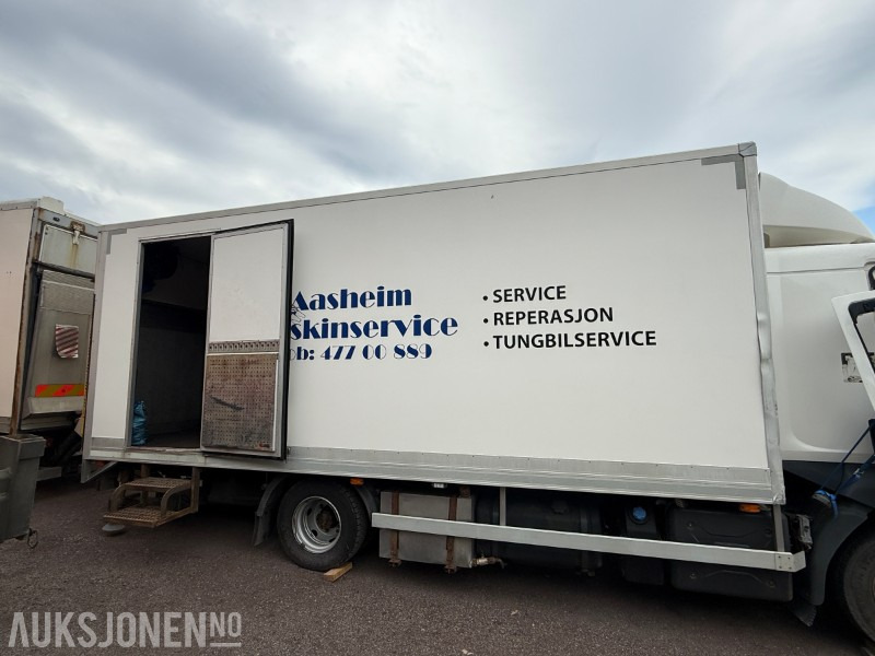 Serviceskap med Kran, baklem, verktøyskap, kompressor og lys - Camión: foto 1 Serviceskap med Kran, baklem, verktøyskap, kompressor og lys - Camión: foto 1