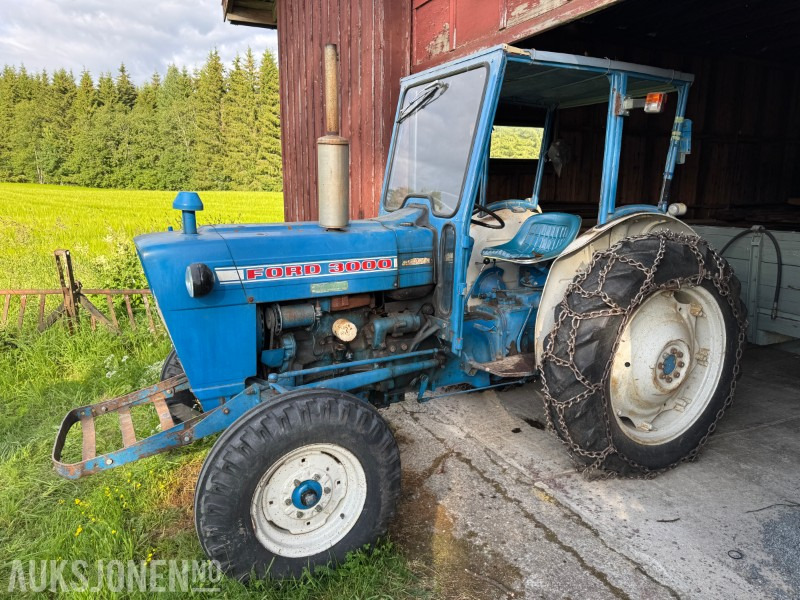 DØDSBO FRA SMÅBRUK MED 1970 FORD 3000, MASSE UTSTYR OG VERKSTEDSUTSTYR - Tractor: foto 1 DØDSBO FRA SMÅBRUK MED 1970 FORD 3000, MASSE UTSTYR OG VERKSTEDSUTSTYR - Tractor: foto 1