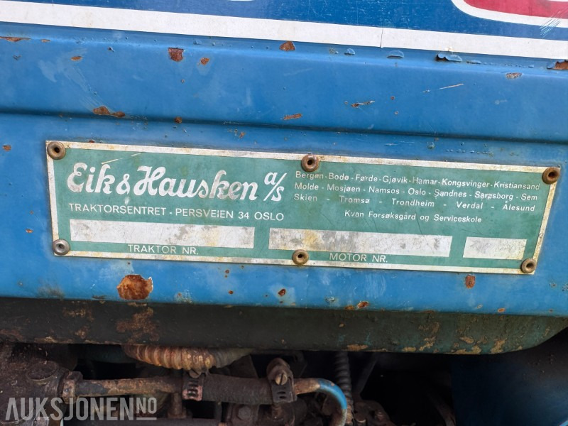 DØDSBO FRA SMÅBRUK MED 1970 FORD 3000, MASSE UTSTYR OG VERKSTEDSUTSTYR - Tractor: foto 5 DØDSBO FRA SMÅBRUK MED 1970 FORD 3000, MASSE UTSTYR OG VERKSTEDSUTSTYR - Tractor: foto 5