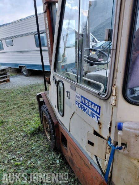 1993 Nissan RGH02A30U gaffeltruck - Equipo de manutención: foto 3 1993 Nissan RGH02A30U gaffeltruck - Equipo de manutención: foto 3