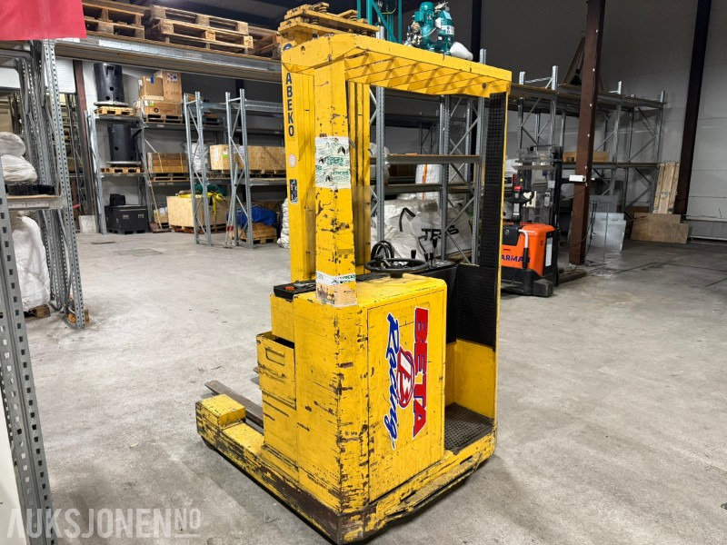 1995 ABECO 12 SMATTF – Elektrisk skyvemasttruck / stabler 1200 kg, 5,65 m løftehøyde - Equipo de manutención: foto 4 1995 ABECO 12 SMATTF – Elektrisk skyvemasttruck / stabler 1200 kg, 5,65 m løftehøyde - Equipo de manutención: foto 4