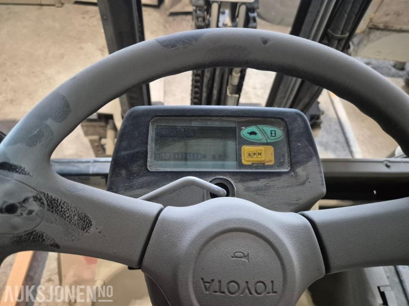 Equipo de manutención 2004 Toyota 7FBMF30, elektrisk gaffeltruck, repobjekt: foto 11 Equipo de manutención 2004 Toyota 7FBMF30, elektrisk gaffeltruck, repobjekt: foto 11