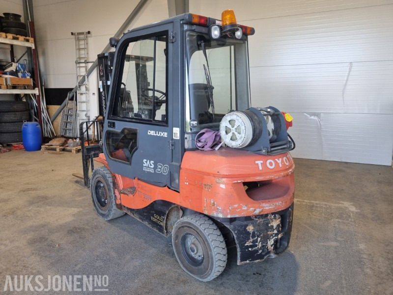 2007 Toyota 02-7FGF30 gasstruck 3T 5170 timer - Equipo de manutención: foto 3 2007 Toyota 02-7FGF30 gasstruck 3T 5170 timer - Equipo de manutención: foto 3