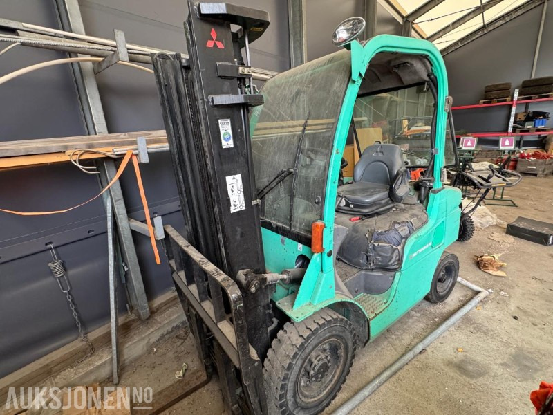 2008 Mitsubishi FD23N motvektstruck / Rep.objekt - Equipo de manutención: foto 2 2008 Mitsubishi FD23N motvektstruck / Rep.objekt - Equipo de manutención: foto 2