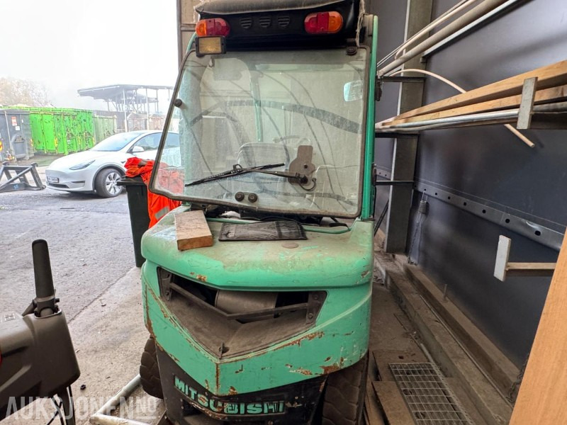 2008 Mitsubishi FD23N motvektstruck / Rep.objekt - Equipo de manutención: foto 4 2008 Mitsubishi FD23N motvektstruck / Rep.objekt - Equipo de manutención: foto 4