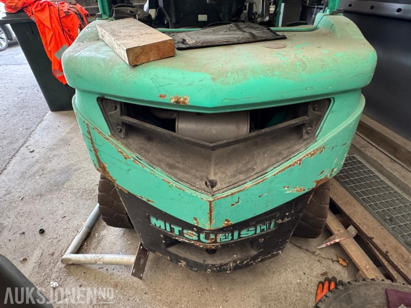 2008 Mitsubishi FD23N motvektstruck / Rep.objekt - Equipo de manutención: foto 5 2008 Mitsubishi FD23N motvektstruck / Rep.objekt - Equipo de manutención: foto 5