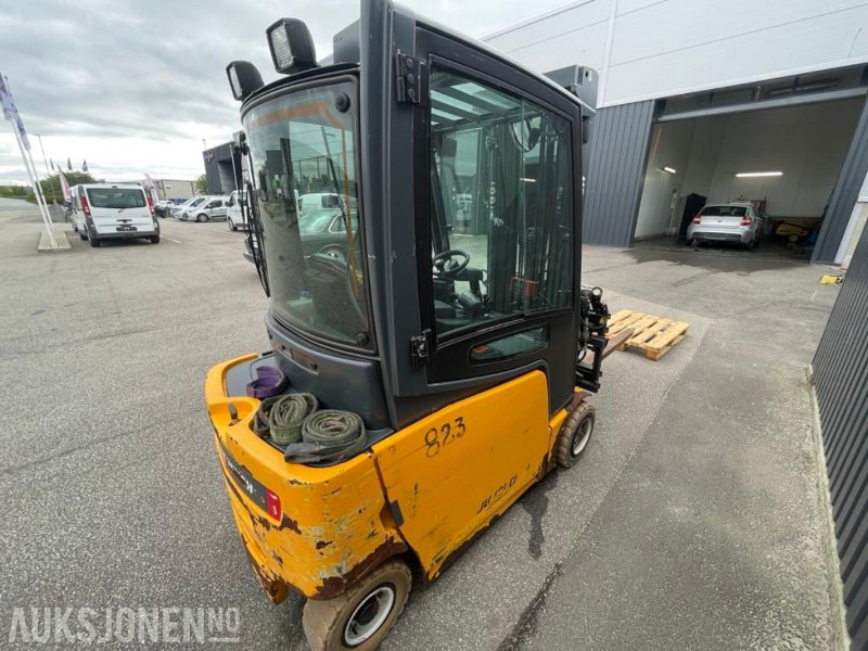 2012 Jungheinrich EFG 320 EL.Truck - Ravas vekt - 7 m. løftehøyde - 2 tonn løftekapasitet - 4812 timer. - Equipo de manutención: foto 4 2012 Jungheinrich EFG 320 EL.Truck - Ravas vekt - 7 m. løftehøyde - 2 tonn løftekapasitet - 4812 timer. - Equipo de manutención: foto 4