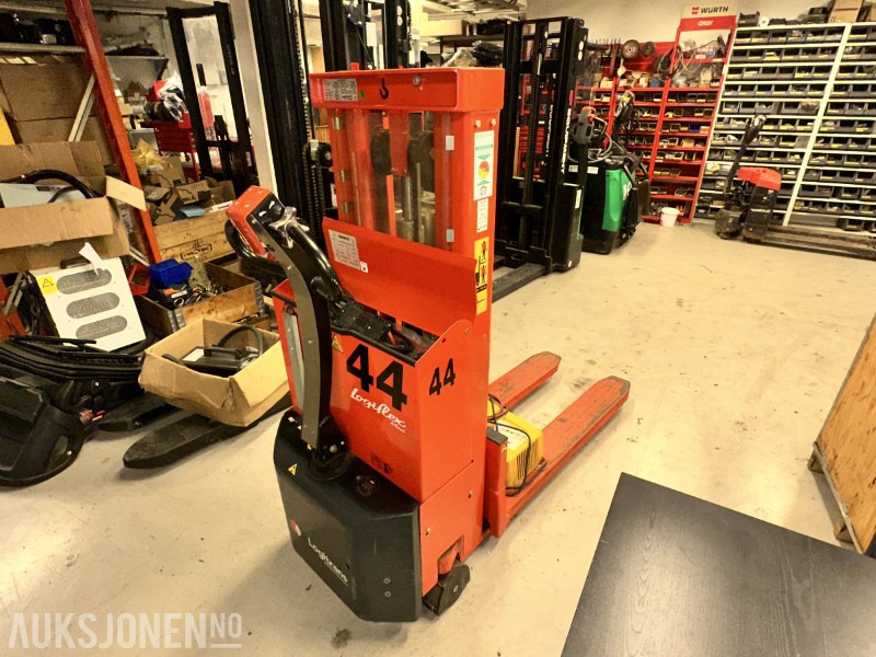 2012 Logitrans Logiflex Maxi elektrisk stabler (SELF 1002/2050) – Sertifisert - trenger nytt batteri - Equipo de manutención: foto 5 2012 Logitrans Logiflex Maxi elektrisk stabler (SELF 1002/2050) – Sertifisert - trenger nytt batteri - Equipo de manutención: foto 5