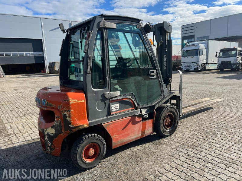 Nissan E25 med 2500kg løfte kapasitet 3,3 m løfte høyde - Equipo de manutención: foto 5 Nissan E25 med 2500kg løfte kapasitet 3,3 m løfte høyde - Equipo de manutención: foto 5