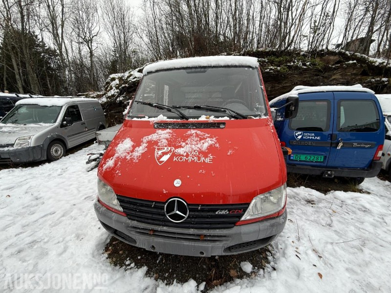 2001 Mercedes-Benz Sprinter 616CD1/40DOKA - Dobbelkabin med plan - Webasto - 6 Seter - 331000KM - Furgoneta: foto 5 2001 Mercedes-Benz Sprinter 616CD1/40DOKA - Dobbelkabin med plan - Webasto - 6 Seter - 331000KM - Furgoneta: foto 5