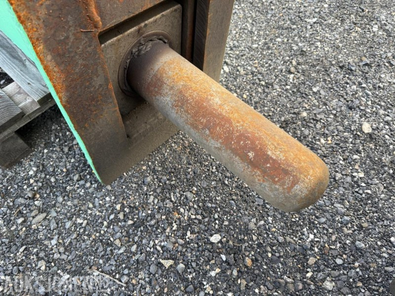 2002 Montabert pigghammer 900 m/S60 feste - Implemento para Maquinaria de construcción: foto 3 2002 Montabert pigghammer 900 m/S60 feste - Implemento para Maquinaria de construcción: foto 3