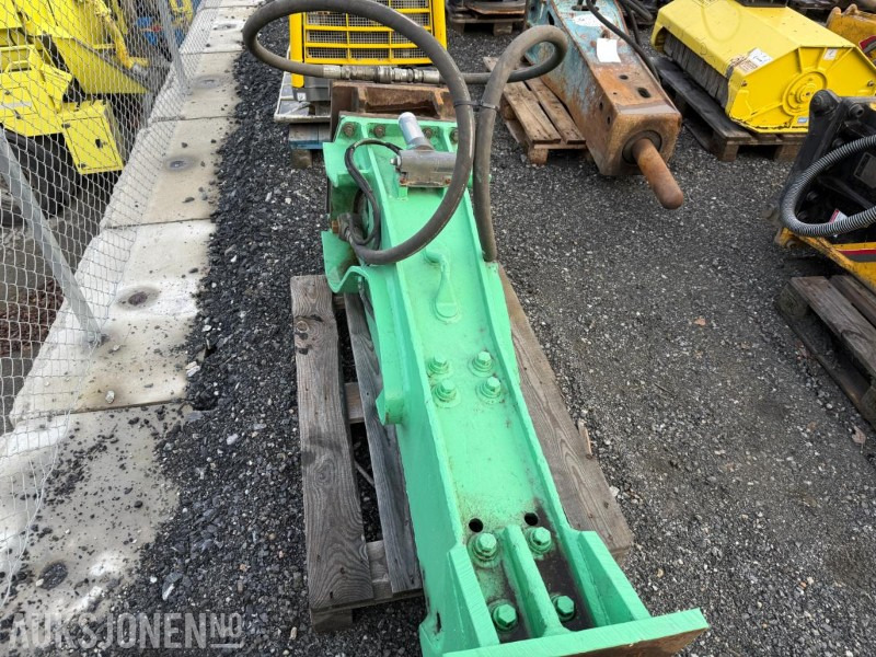 2002 Montabert pigghammer 900 m/S60 feste - Implemento para Maquinaria de construcción: foto 2 2002 Montabert pigghammer 900 m/S60 feste - Implemento para Maquinaria de construcción: foto 2