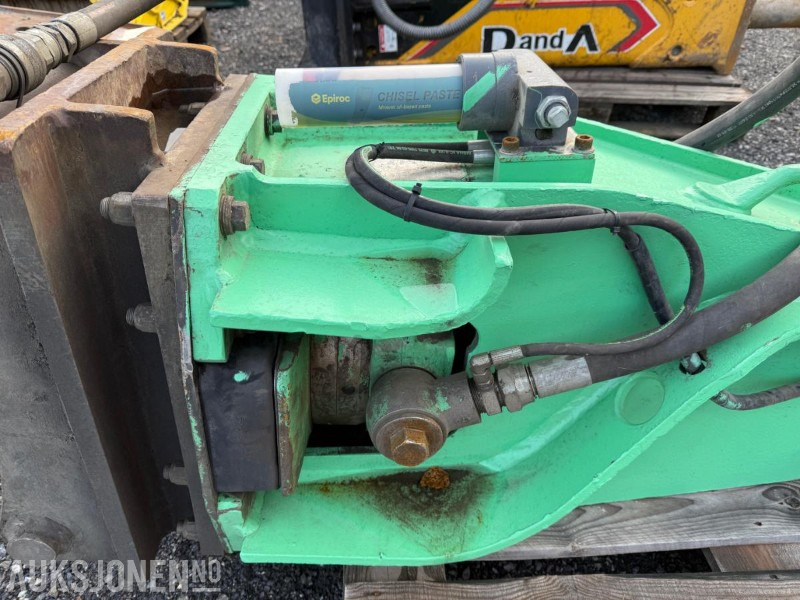 2002 Montabert pigghammer 900 m/S60 feste - Implemento para Maquinaria de construcción: foto 4 2002 Montabert pigghammer 900 m/S60 feste - Implemento para Maquinaria de construcción: foto 4