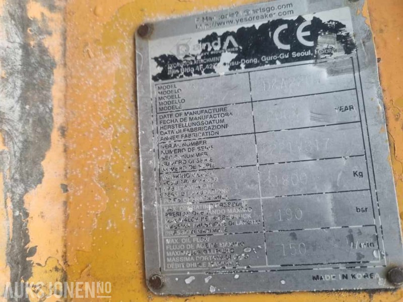 2004 D&A 220V pigghammer S60 feste - Implemento para Maquinaria de construcción: foto 2 2004 D&A 220V pigghammer S60 feste - Implemento para Maquinaria de construcción: foto 2