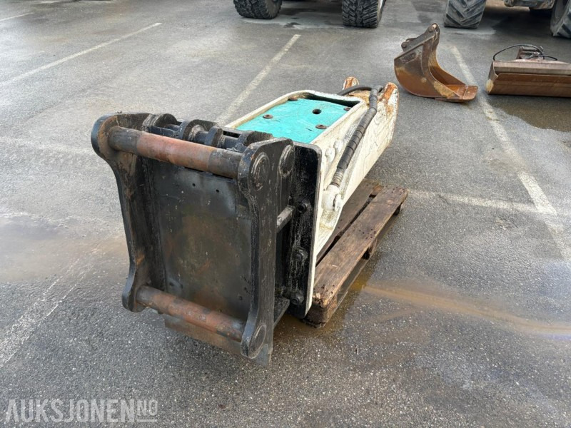 2006 Furukawa hydraulisk pigghammer F35LN S-70 - Implemento para Maquinaria de construcción: foto 2 2006 Furukawa hydraulisk pigghammer F35LN S-70 - Implemento para Maquinaria de construcción: foto 2