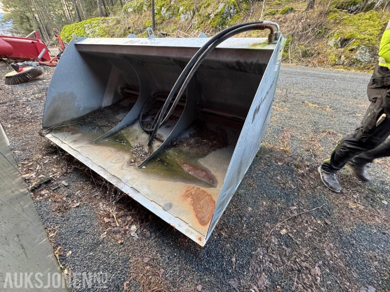 2015 Holms SB-2.4 strøskuffe - Implemento para Maquinaria de construcción: foto 4 2015 Holms SB-2.4 strøskuffe - Implemento para Maquinaria de construcción: foto 4