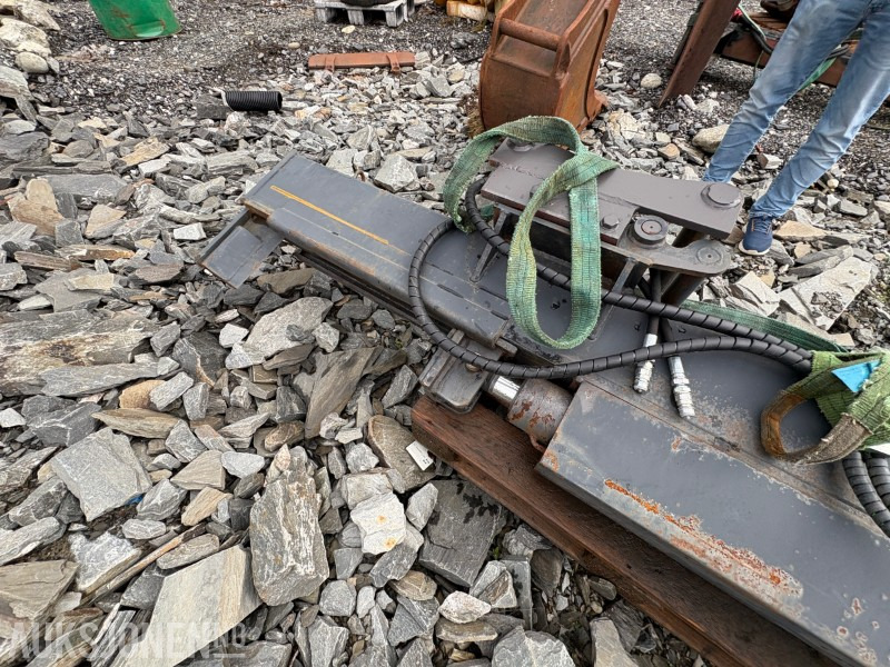 2016 ubrukt hydraulisk vedkløyver med kombifeste 40 / 50 - Implemento para Maquinaria de construcción: foto 5 2016 ubrukt hydraulisk vedkløyver med kombifeste 40 / 50 - Implemento para Maquinaria de construcción: foto 5