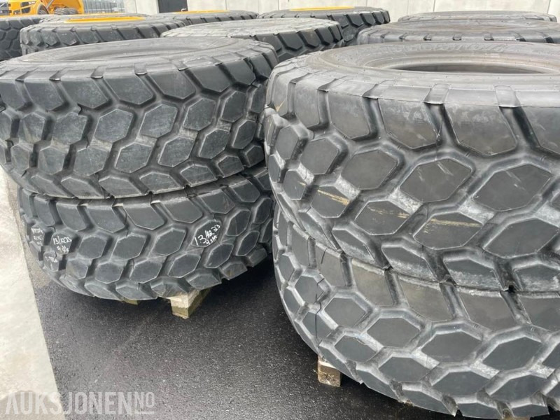 4 stk. NYE Bridgestone VJT 23,5/R 25 dekk - VOLVO L 110/120. - Implemento para Maquinaria de construcción: foto 1 4 stk. NYE Bridgestone VJT 23,5/R 25 dekk - VOLVO L 110/120. - Implemento para Maquinaria de construcción: foto 1