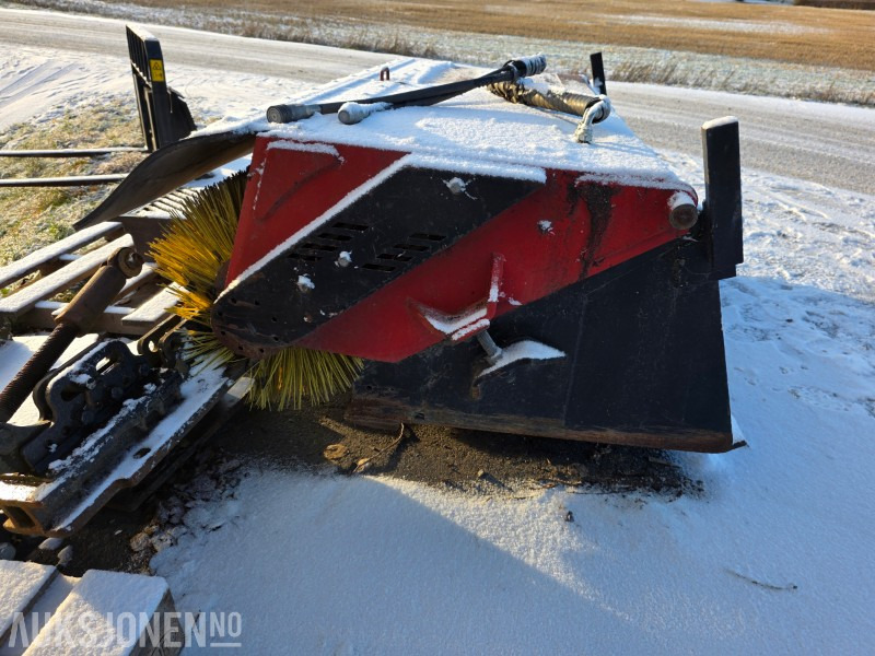 Bucket feieaggregat 188 cm bredt til bobcat - Implemento para Maquinaria de construcción: foto 5 Bucket feieaggregat 188 cm bredt til bobcat - Implemento para Maquinaria de construcción: foto 5