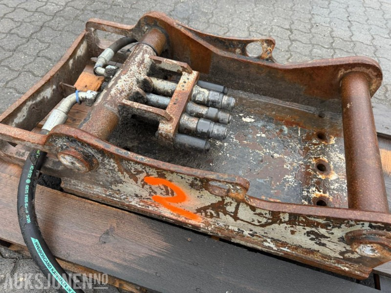 Implemento para Maquinaria de construcción S70 feste med OilQuick: foto 10