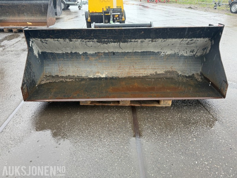 Skuffe til Manitou MRT 1840 - 240 cm - Implemento para Maquinaria de construcción: foto 1 Skuffe til Manitou MRT 1840 - 240 cm - Implemento para Maquinaria de construcción: foto 1