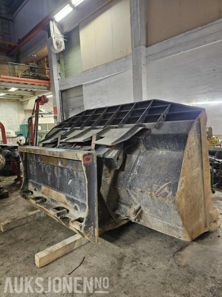 Stor sidetippskuffe med Gjerstad feste - Implemento para Maquinaria de construcción: foto 3 Stor sidetippskuffe med Gjerstad feste - Implemento para Maquinaria de construcción: foto 3