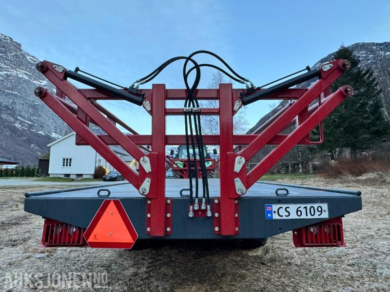 2018 Weckman WS 130 PL - Rundballevogn med hydraulisk sikring - Brukt til kjøring av potetkasser - Kapasitet 28 rundballer - Maks nyttelast 13 tonn - Maquinaria agrícola: foto 5 2018 Weckman WS 130 PL - Rundballevogn med hydraulisk sikring - Brukt til kjøring av potetkasser - Kapasitet 28 rundballer - Maks nyttelast 13 tonn - Maquinaria agrícola: foto 5