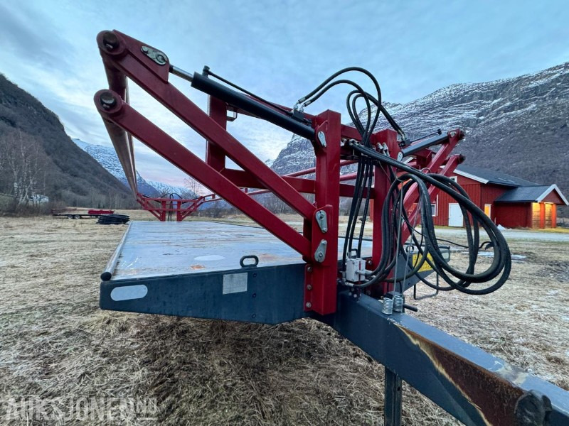 2018 Weckman WS 130 PL - Rundballevogn med hydraulisk sikring - Brukt til kjøring av potetkasser - Kapasitet 28 rundballer - Maks nyttelast 13 tonn - Maquinaria agrícola: foto 2 2018 Weckman WS 130 PL - Rundballevogn med hydraulisk sikring - Brukt til kjøring av potetkasser - Kapasitet 28 rundballer - Maks nyttelast 13 tonn - Maquinaria agrícola: foto 2